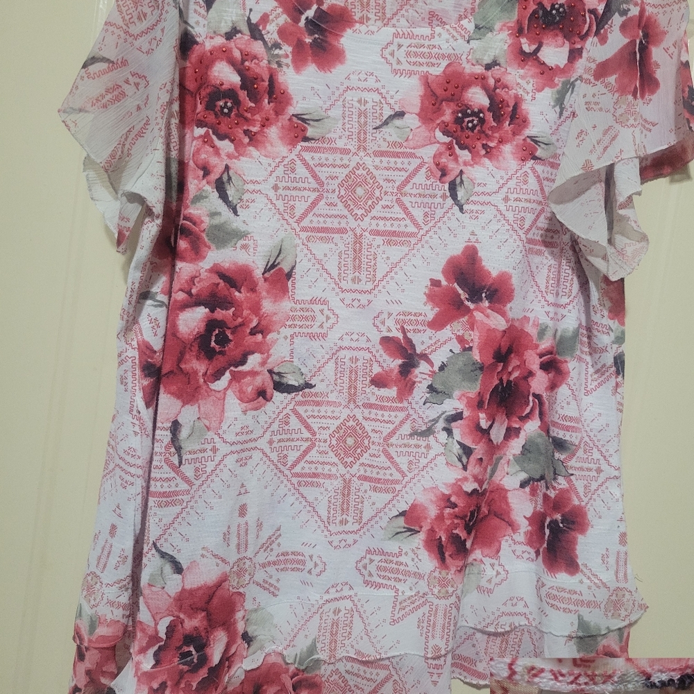 2 tops  same brand and size